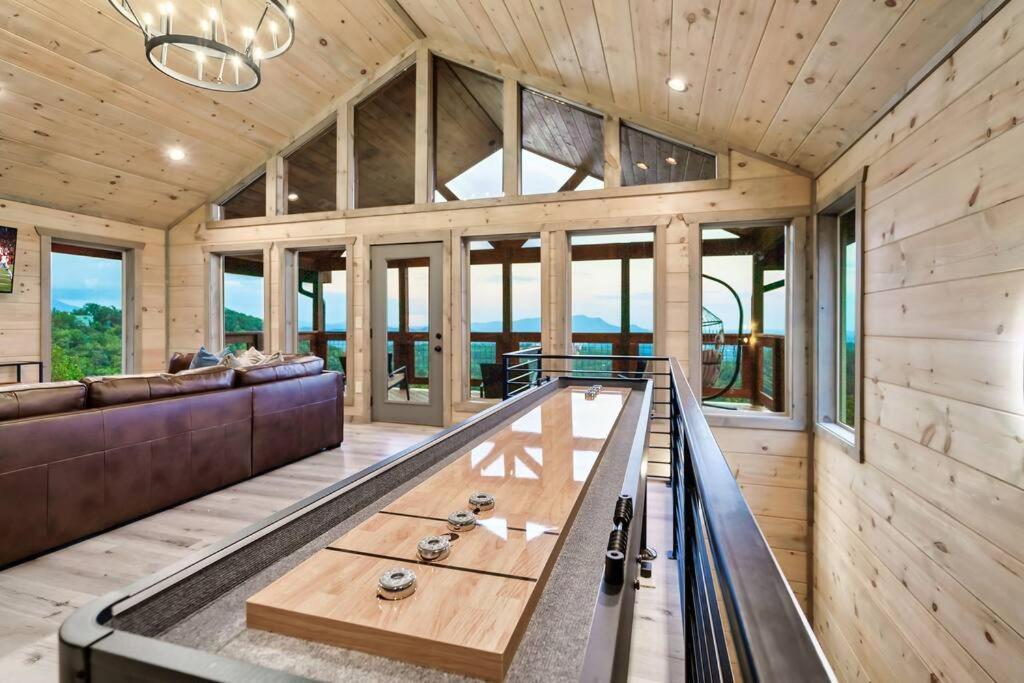 New Luxury Cabin With Stunning Mountainviews,Hottub, Firepit, Fireplace,2 Kingbeds, 2 Covereddecks,Bbqgrill, Shuffleboard And Pool Access セバービル エクステリア 写真