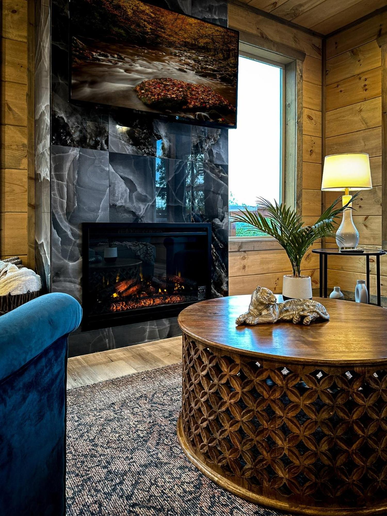 New Luxury Cabin With Stunning Mountainviews,Hottub, Firepit, Fireplace,2 Kingbeds, 2 Covereddecks,Bbqgrill, Shuffleboard And Pool Access セバービル エクステリア 写真