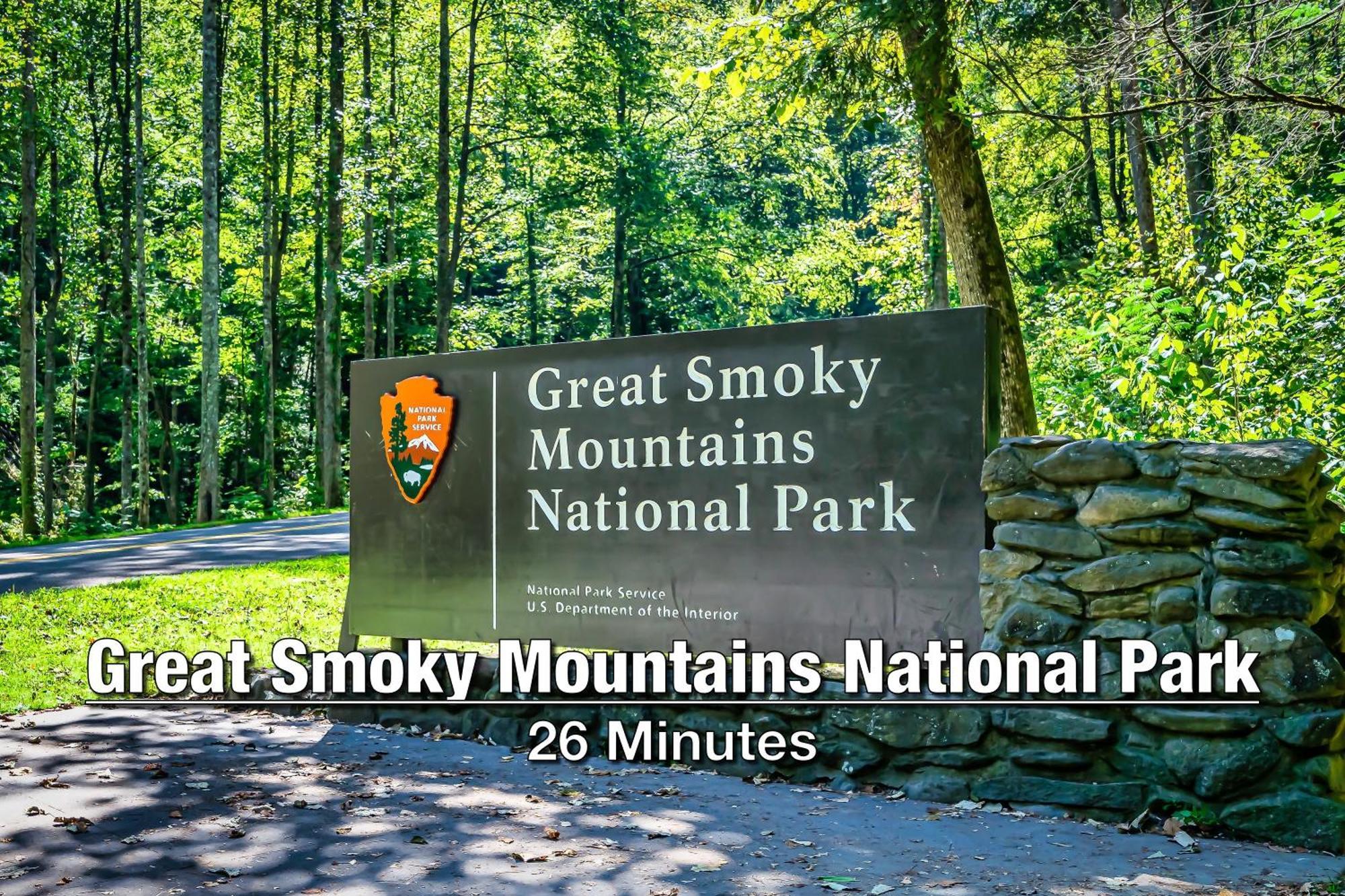New Luxury Cabin With Stunning Mountainviews,Hottub, Firepit, Fireplace,2 Kingbeds, 2 Covereddecks,Bbqgrill, Shuffleboard And Pool Access セバービル エクステリア 写真